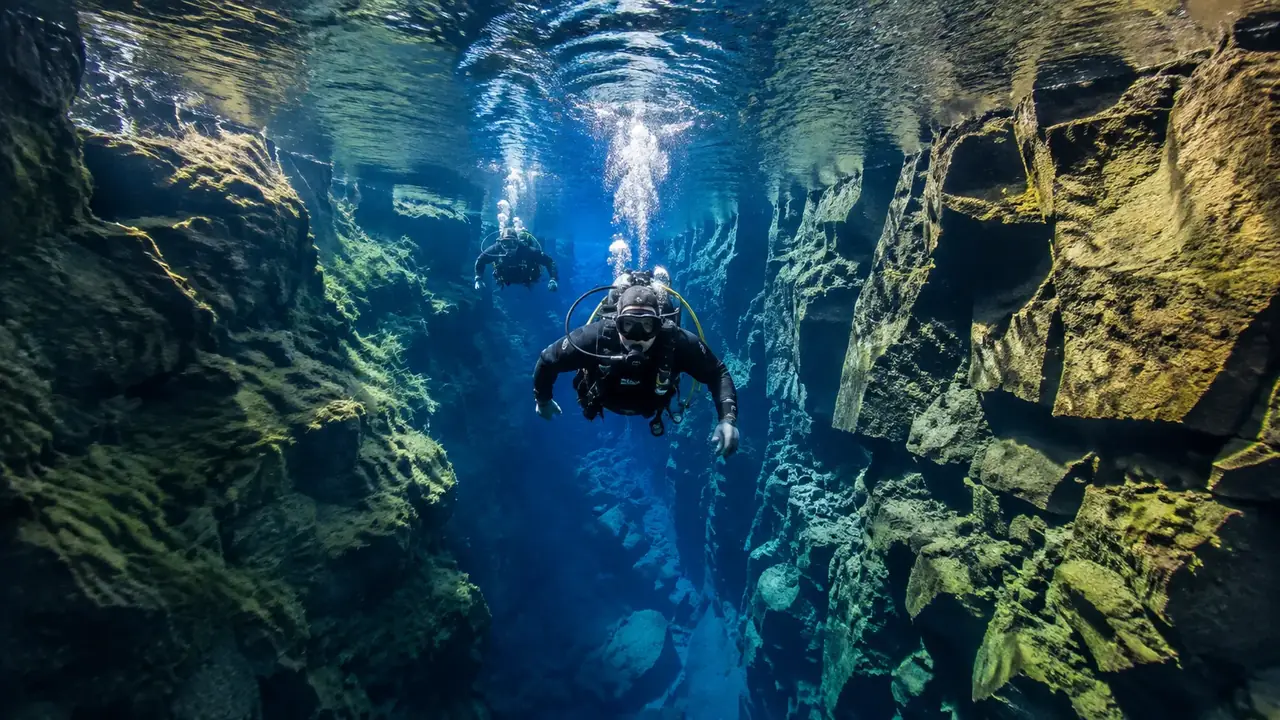 Silfra Fissure scuba diving